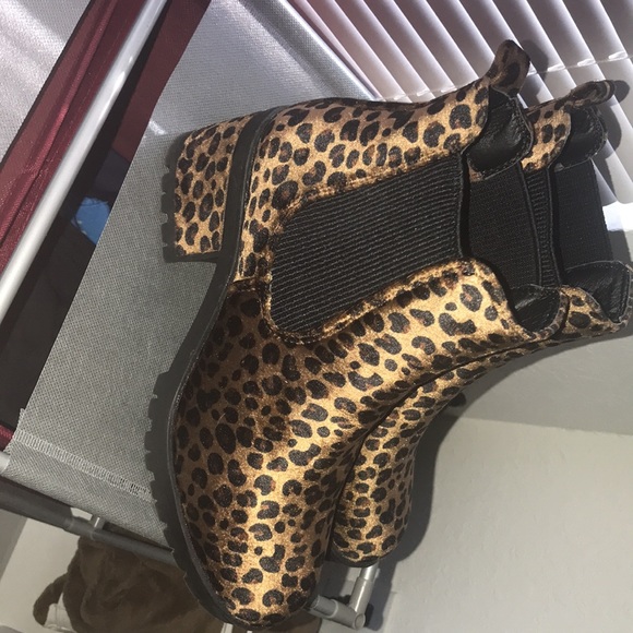 Cheetah boots - Picture 3 of 3